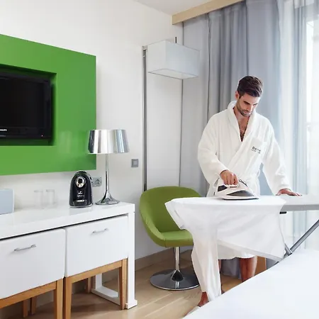 Occidental Five Hotel