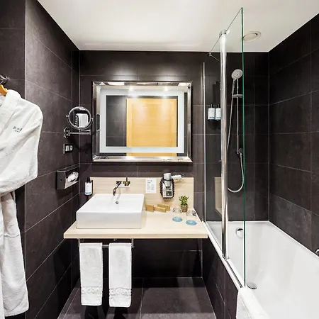 Occidental Five 4* Prague