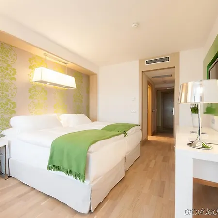 Hotel Occidental Five 4*