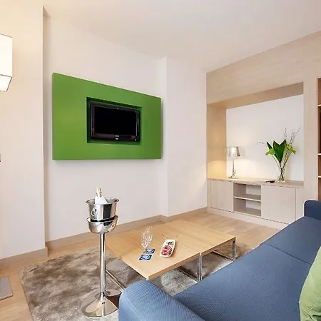 Occidental Five Hotel