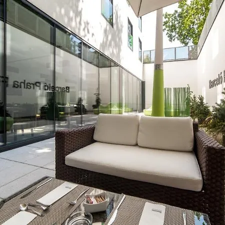 Hotel Occidental Five