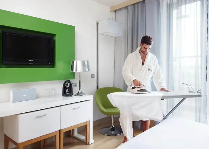 Occidental Five Hotel