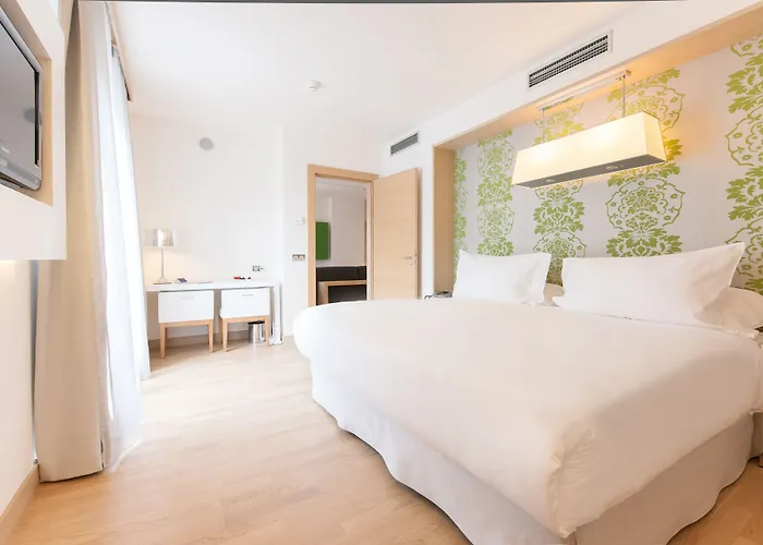 Occidental Five Hotell 4*