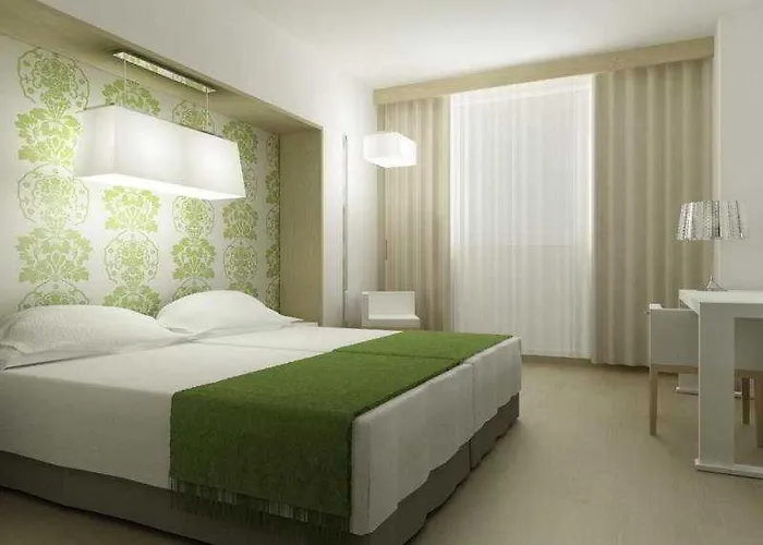 Hotel Occidental Five